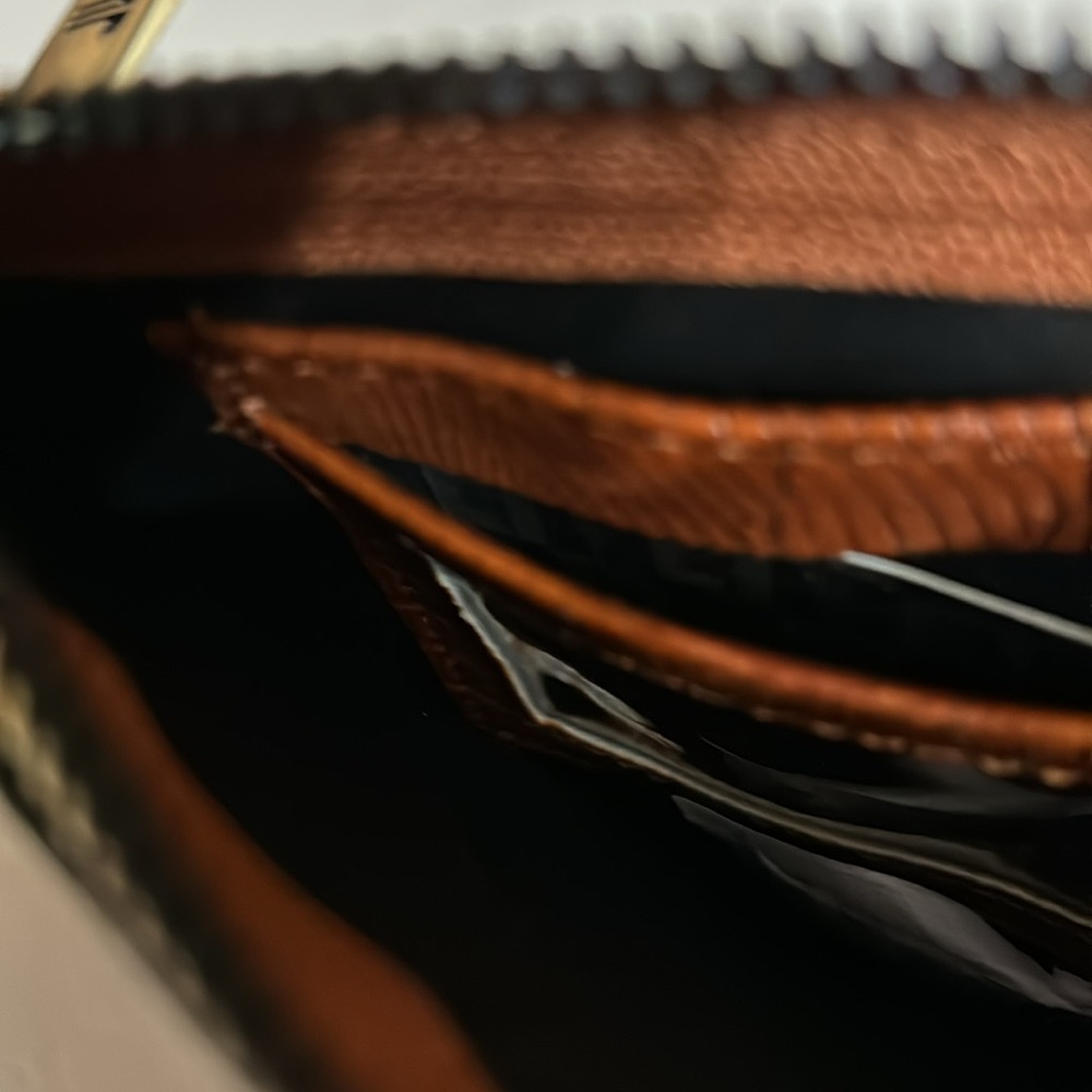 London Fog Danca lizard wristlet with double zippered pouches and inside pocket - Picture 5 of 7